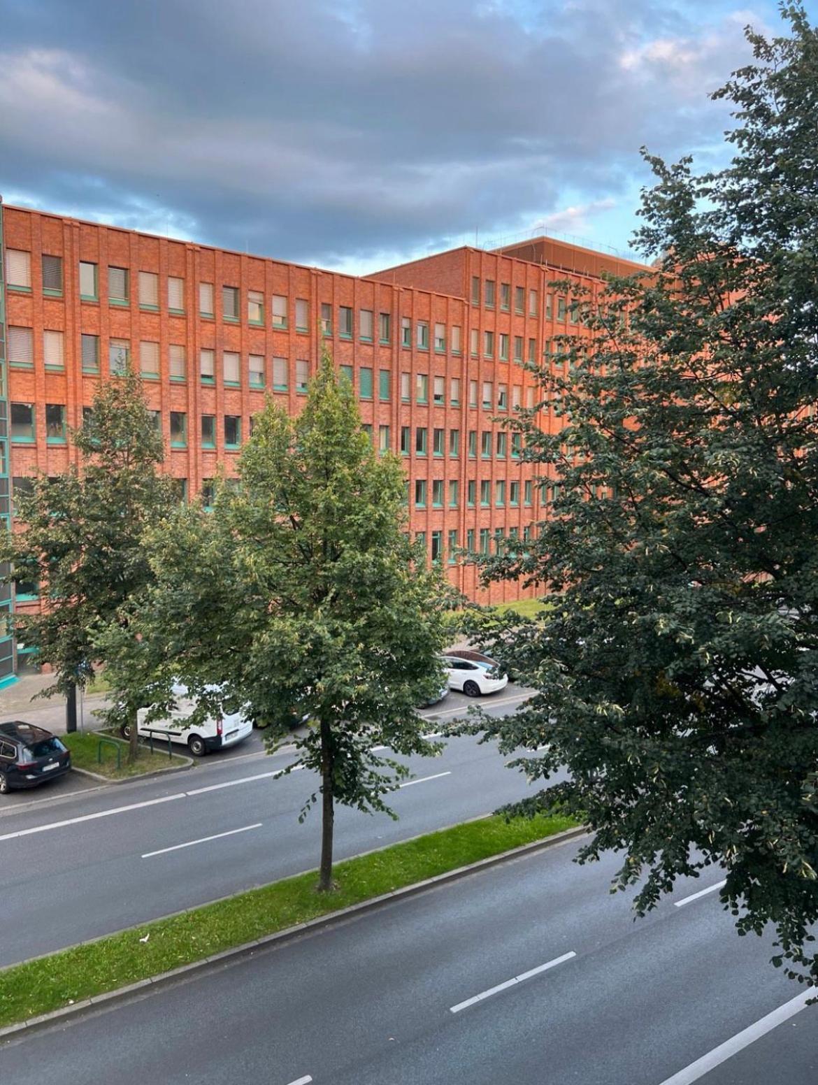 Moderne Und Helle Ferienwohnung Im Herzen Der Stadt ドルトムント エクステリア 写真